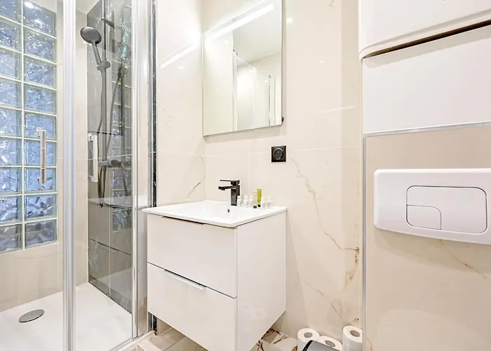 Relax In A Stylish Flat In Montmartre